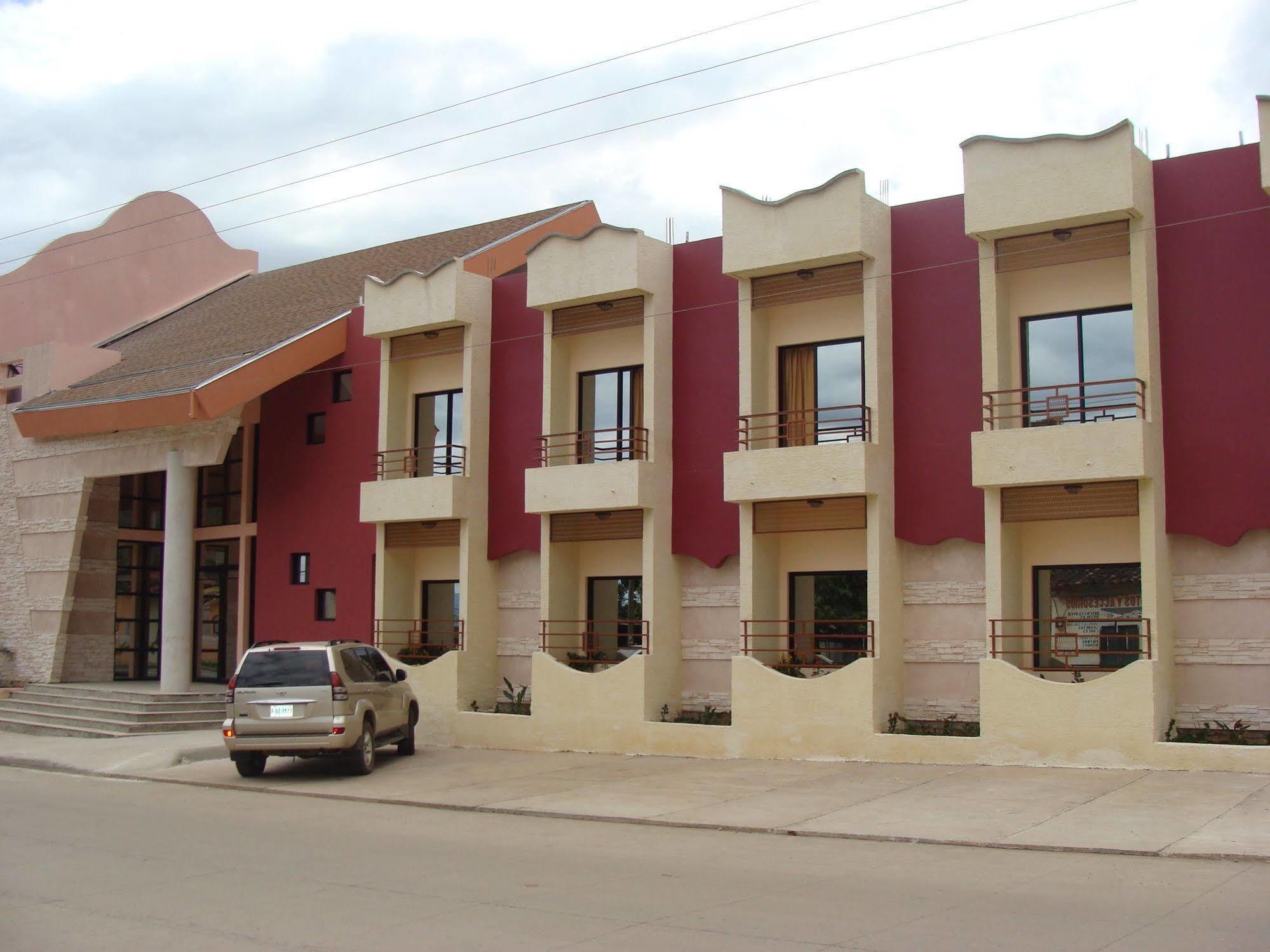 Hotel Plaza Maria Catacamas Exterior foto